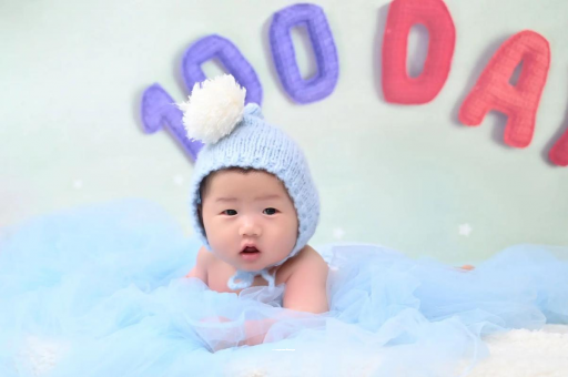 朝阳怀孕多久才显肚子